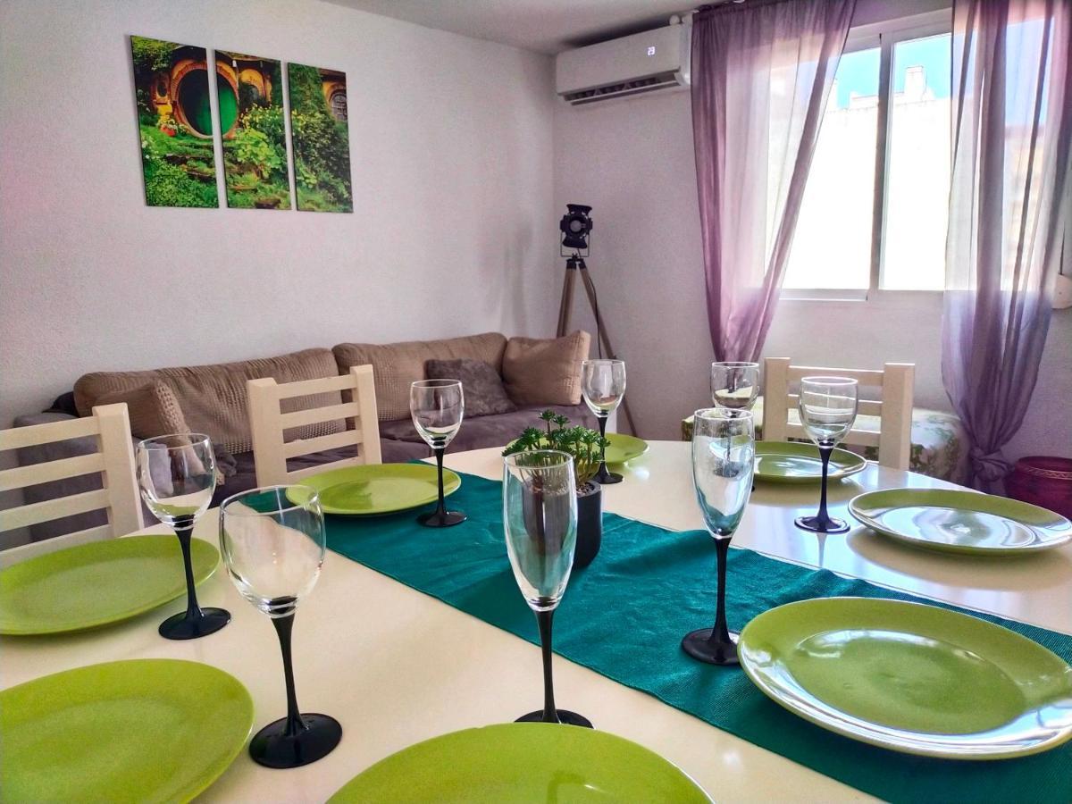 Movie Stars Apartment,