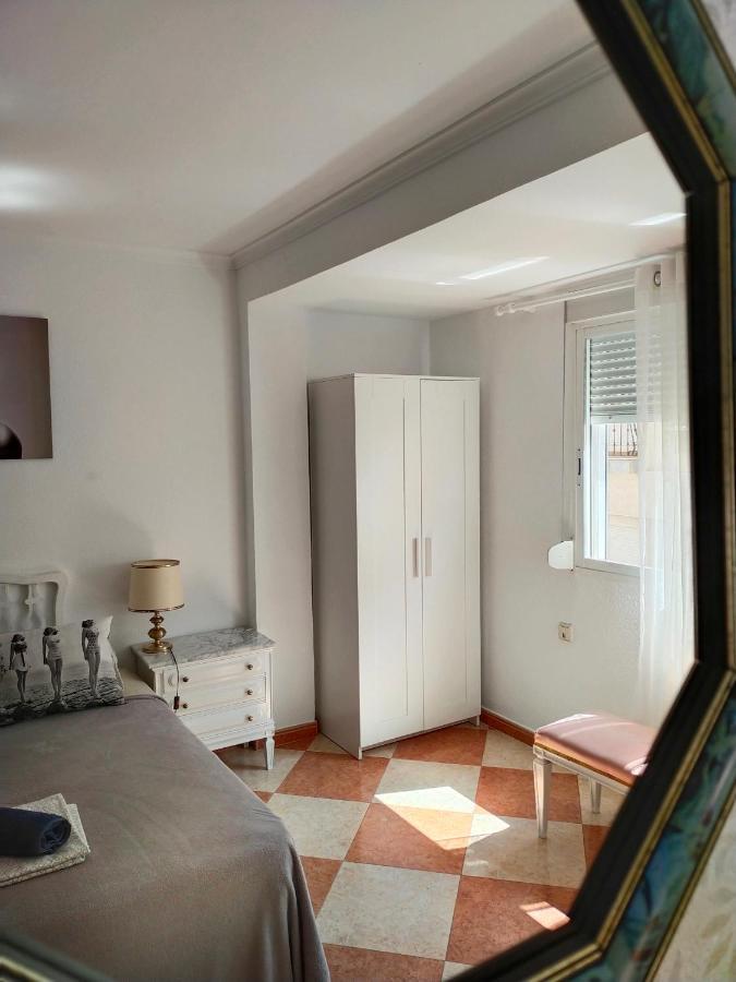Movie Stars Apartment,